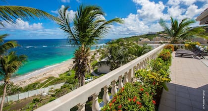 FantaSea beachfront, every bedroom facing ocean! Remodeled 2024