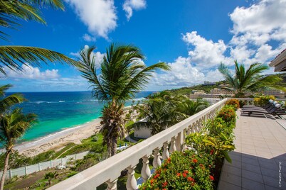 FantaSea beachfront, every bedroom facing ocean! Remodeled 2024
