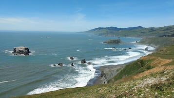 沙滩椅、沙滩毛巾