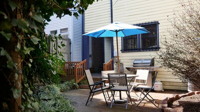 Capitol Hill Historic Home – 3 Bedrooms, 3 Full Baths – Great Location!