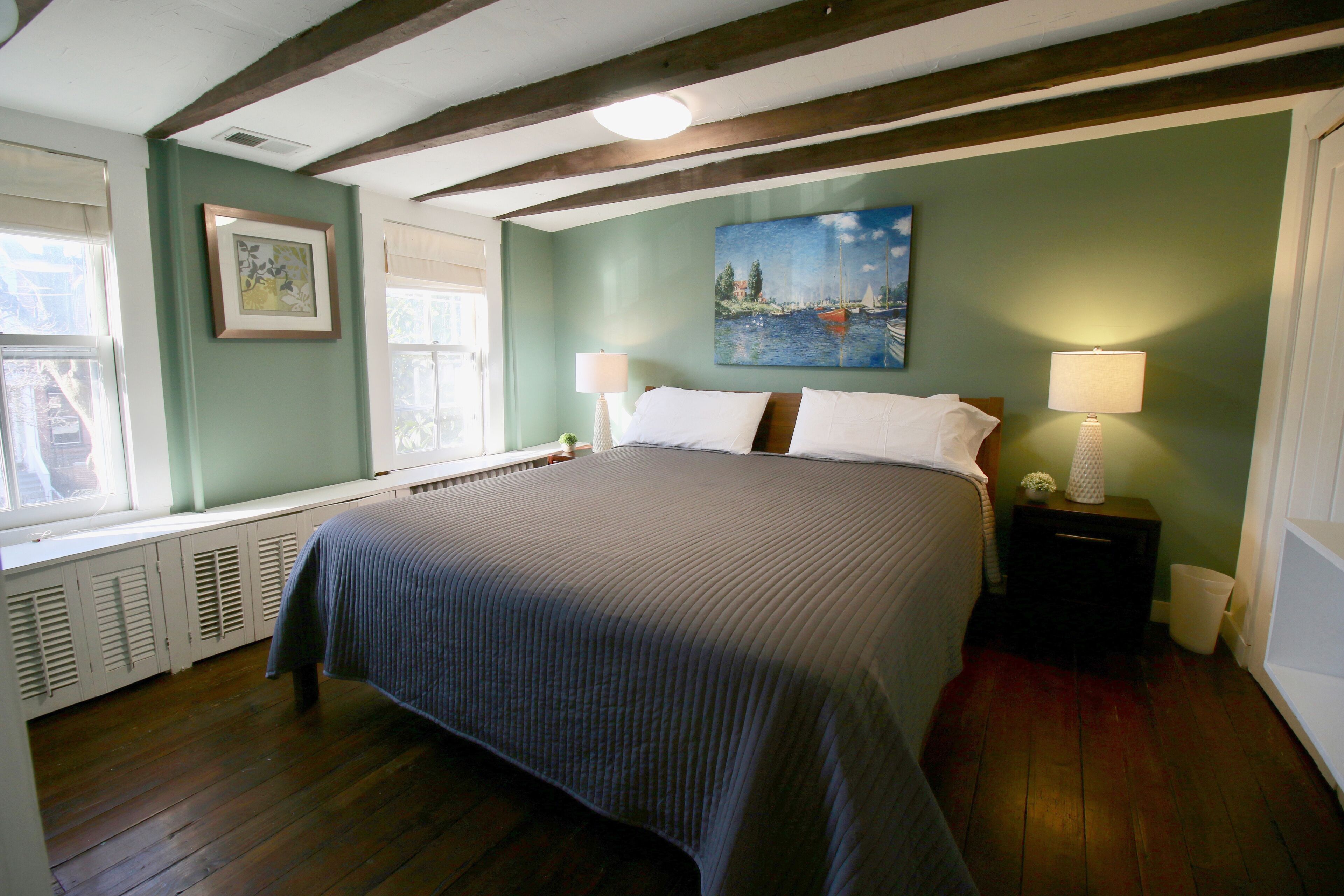 3 عدّة غرف نوم ومكواة/لوح كي وسرير سفر وواي فاي