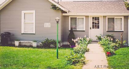 Kaistan keskellä 1Bedroom 1Bath 6. Palo kuoppaan AC, WiFi, Cable, Lemmikkiystävällisiä