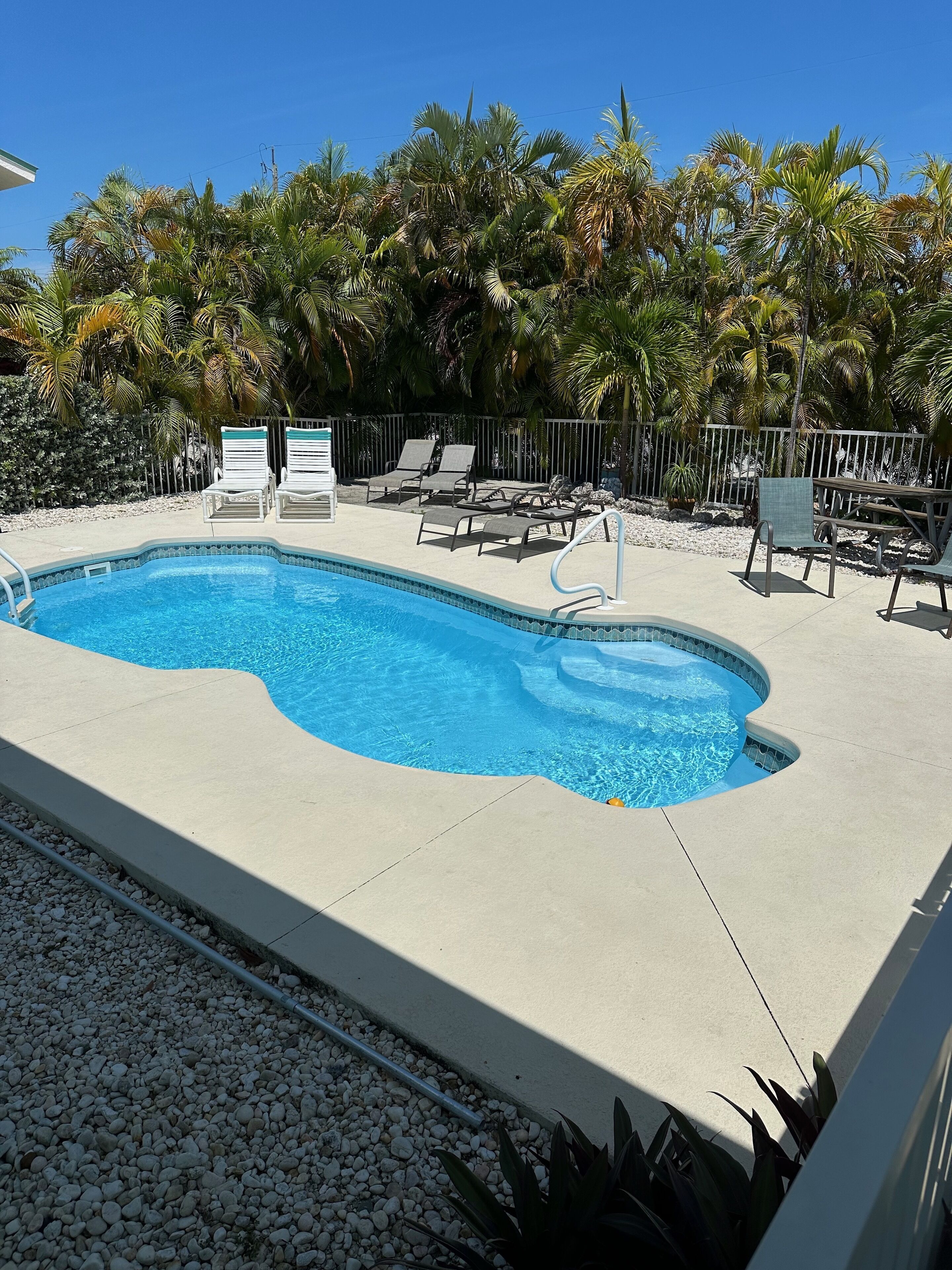 Waterfront Canal Priv Home. 3BD, 2BA, Pool, Kayak+Cabana Club! 70' Seawall-KCB