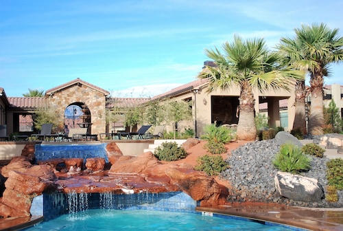 Large Family Friendly Home at Paradise Village at Zion with private hot tub