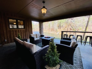 Terrace/patio - LAKEFRONT Peninsula House ONE of a KIND SPOT! Private Dock, Pet Friendly (Butler)