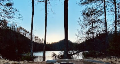 Lakefront PENINSULA Home - ainoa laatuaan Spot! Yksityinen Dock, Lemmikkiystävällisiä