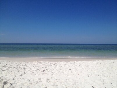 Tradewind Mexico Beach 2/2 with balcony beach view