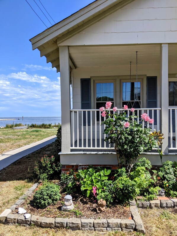 Exterior - Pets Allowed Waterfront Rental Home On Core Sound (Atlantic)