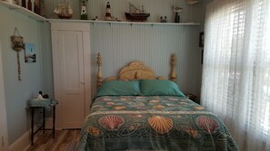 2 bedrooms, free WiFi, bed sheets - Pets Allowed Waterfront Rental Home On Core Sound (Atlantic)