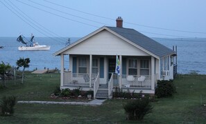Exterior - Pets Allowed Waterfront Rental Home On Core Sound (Atlantic)
