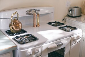 Fridge, microwave, oven, stovetop - Idyllic, Fully Restored 1890's Farmhouse:  max occupancy 6 (Boulder)