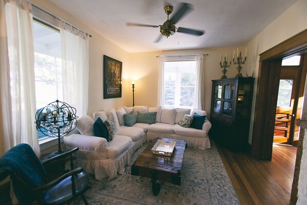 Smart TV, fireplace, books