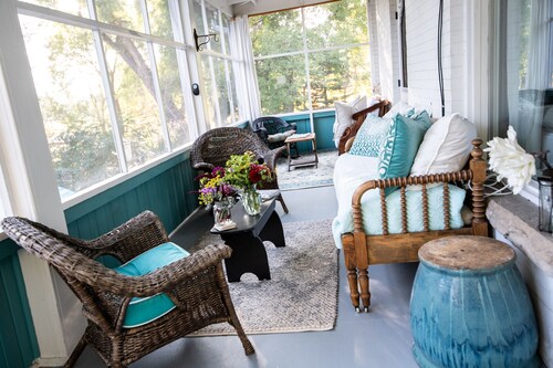 Idyllic, Fully Restored 1890's Farmhouse:  max occupancy 6