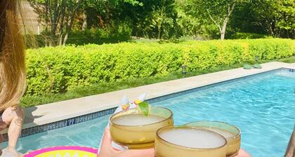 Historic Luxury Estate - Heated Pool, Hot Tub, Fire Pit & Pool Table for 13