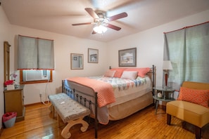 4 bedrooms, in-room safe, iron/ironing board, free WiFi - A Cozy, Country Home Nestled In Millington, Tn, 15 Miles From Memphis, TN. (Millington)