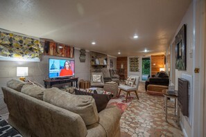 Smart TV, videojuegos, futbolito y libros