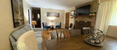 Smart TV, videojuegos, futbolito y libros