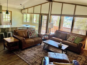 Smart TV, fireplace, DVD player, table tennis - SPECIAL OFFER! Relaxing Secluded Payson Home with Scenic View! (Payson)