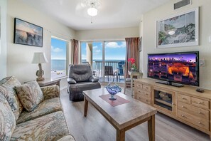 スマートテレビ、テレビゲーム、DVD プレーヤー、卓球台