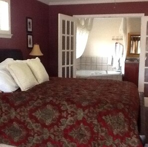 4 bedrooms, iron/ironing board, WiFi, bed sheets - Lots of Room...Best Value! (Slidell)