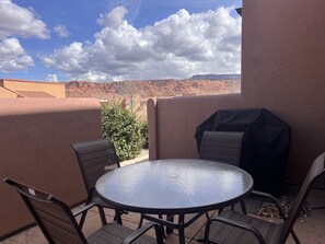 Outdoor dining - 1A8 Views, Shared Pool & Hot Tub, Private Patio & Garage (Moab)