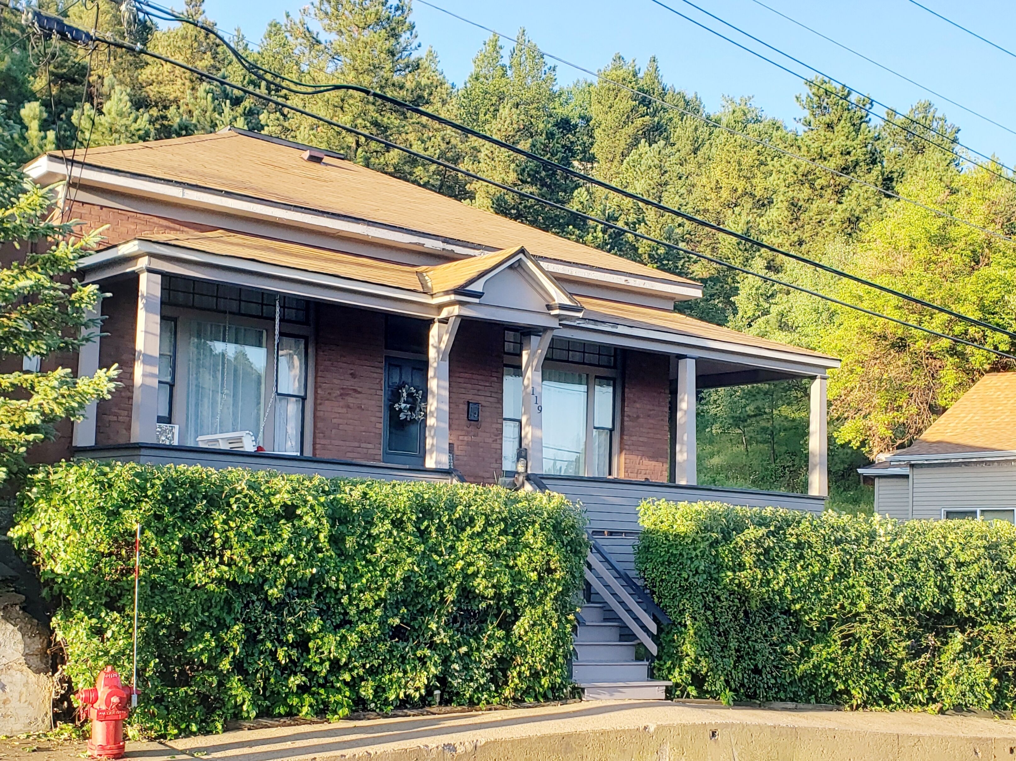 "Flower of the Hills" Historic Craftsman  Home with Garage. Private corner lot