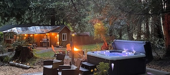 Cozy Forest Escape w/ Hot Tub • Private Trails & Gnome Walk • Near Beach