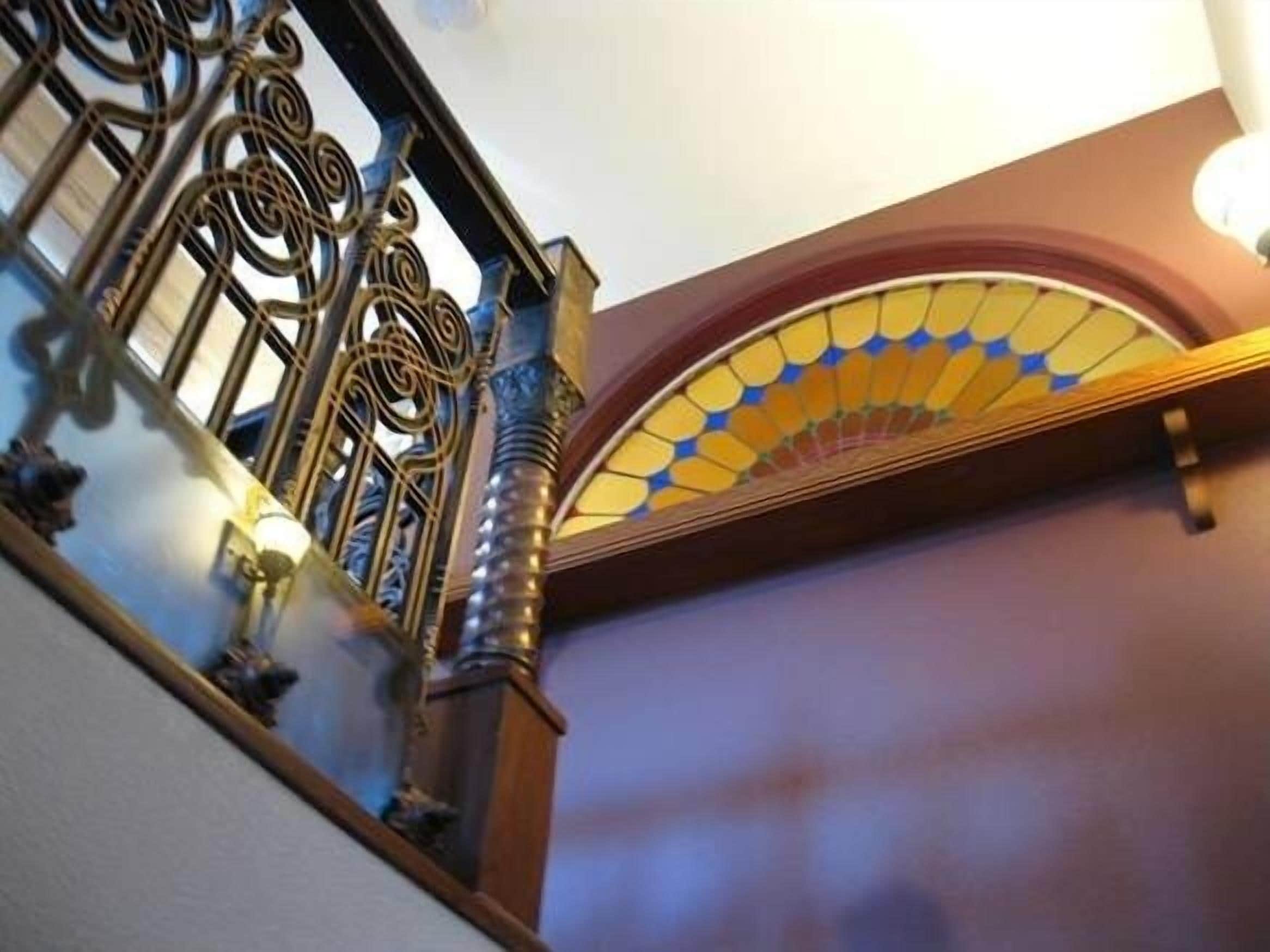 Downtown Denver Victorian Italianate 1-Bedroom Apartment