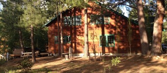 Private get away Spacious, sleeps 18 ..large game room