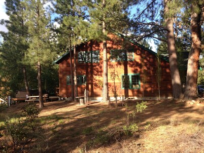 Private get away Spacious, sleeps 18 ..large game room