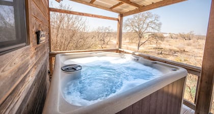 Fredericksburg Texas private cabin with hot tub