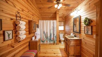 Combined shower/bathtub, hair dryer, towels, soap