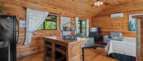 1 makuuhuone, silitysrauta/-lauta, ilmainen Wi-Fi, vuodevaatteet