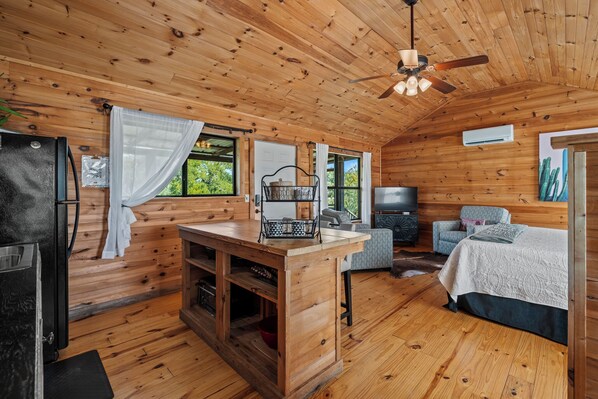 1 makuuhuone, silitysrauta/-lauta, ilmainen Wi-Fi, vuodevaatteet