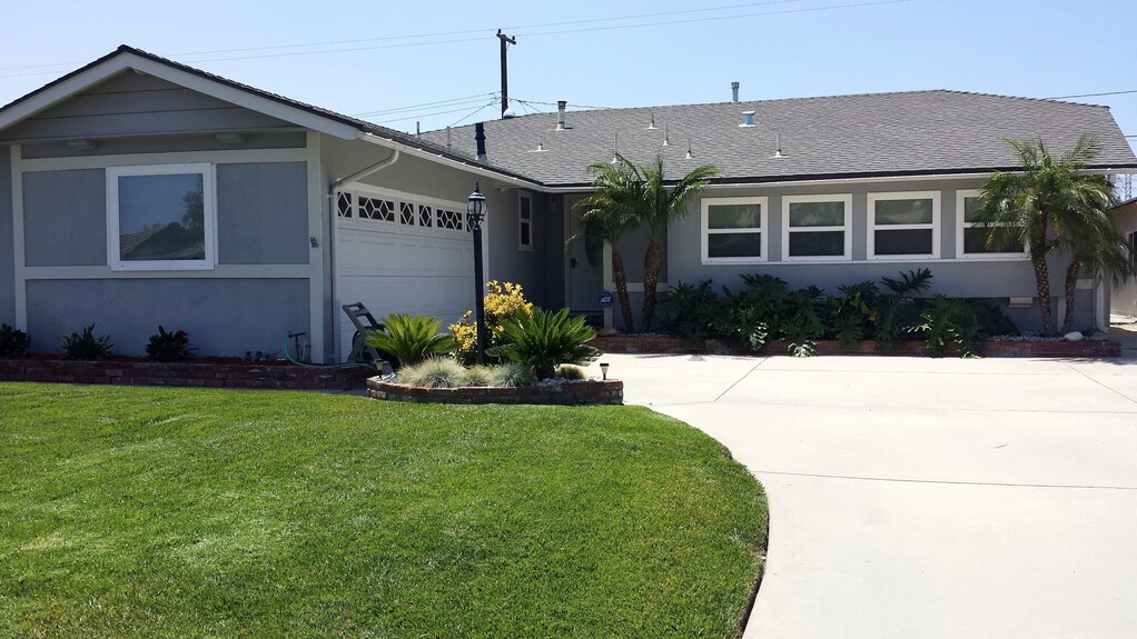 1. Disneyland Walking Distance Home or 2 min Drive