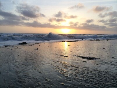 Ocean Front Beacons Beach, Amazing View, Surfboard