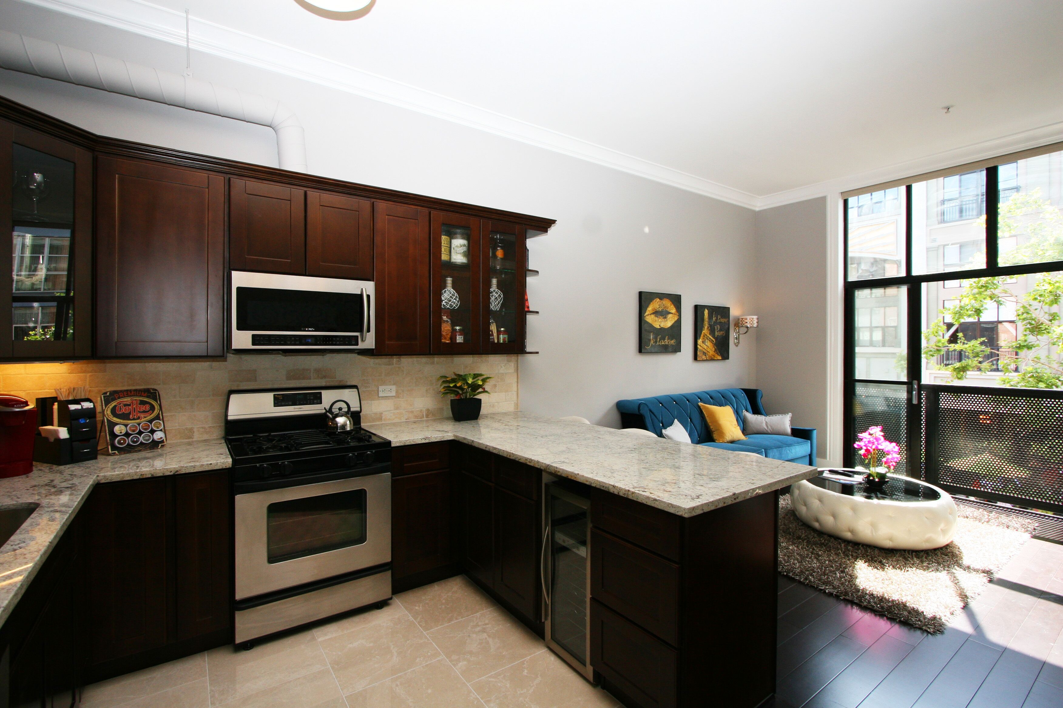 Refrigerador, microondas, horno y parrilla de estufa 