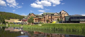 Zephyr Mountain Lodge/Slope Side Bldg True Ski/Bike in/ out with patio walk out