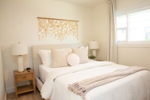 2 bedrooms, desk, iron/ironing board, travel cot