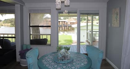 The White Cottage on Lake LBJ - Gated Waterfront Escape