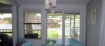 The White Cottage on Lake LBJ - Gated Waterfront Escape