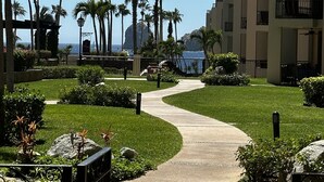 Property grounds - Villa La Estancia Resort-Medano Beach GORGEOUS, LUXURY 2 bd+3 bath private villa (Cabo San Lucas)