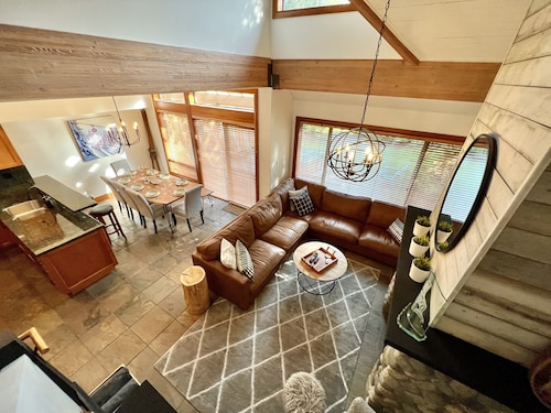 Paras Whistler Village Executive neljän makuuhuoneen kaupunkiasunto w / oma kylpytynnyri! 