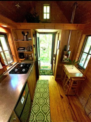 Fridge, stovetop, coffee/tea maker, toaster