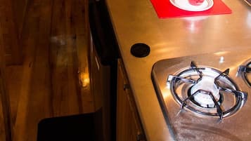 Fridge, stovetop, coffee/tea maker, toaster