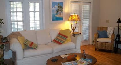 Casa de vacaciones 'Debajo de las ramas' * Acogedor * Pasos para jugar al golf, playas cercanas