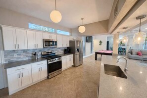 Coffee/tea maker, fridge, microwave, oven - Vintage Vegas Estate | Pool, Spa & Game Room! (Las Vegas)
