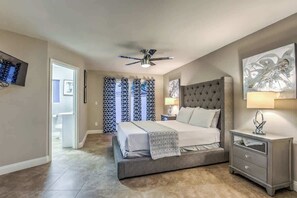 5 bedrooms, desk, iron/ironing board, travel crib
