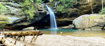 Liberty Ridge-Hocking Hills-Pet Friendly-covered Hot tub-GameRm- Great Location!