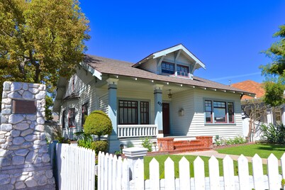 Close to Disney.  9 dollar Uber Ride. Walk to Packing House. CA historic home